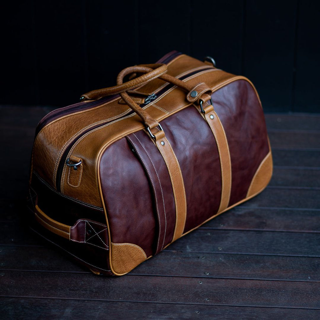 Traveling with Elegance: The Benefits of an Aurelius Leather Duffle Roller Bag
