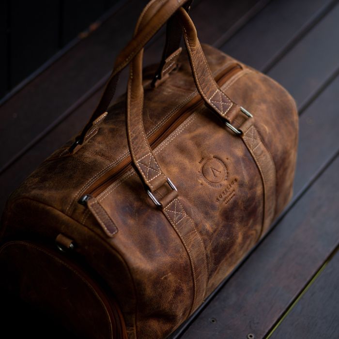 Travel in Style with the Aurelius Leather Harry Overnight Bag