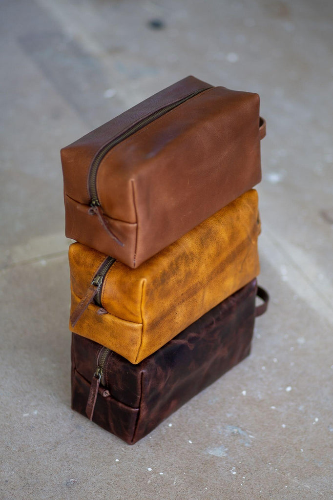 Light Crunchy Tan Toiletry Bag - Aurelius Leather